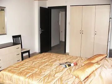 Vip - Lyuben Karavelov Street Otel 4*