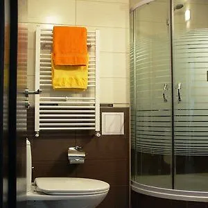 Otel Vip - Lyuben Karavelov Street 4*